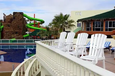 Image de 4 bedroom 3 bath Las Palmas Resort Villa 10