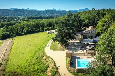 Image de Domaine des Ayasses, petit coin de paradis dans la campagne dromoise (piscine)