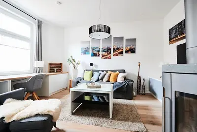 Image de Appartement unique de menuisier avec vue sur mer, balcon et Wi-Fi