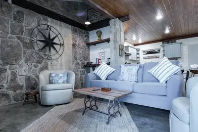 Image de Heart of Cullman / Walk to Dining & Shops, 5 Minutes to Omniplex