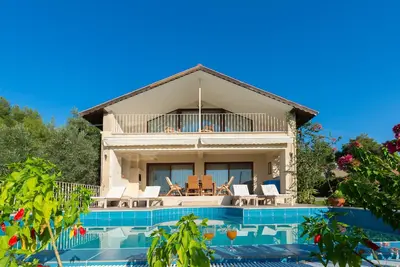 Image de 4-Bedroom Cappadocia Stone Villa in Charming Gökbel with Pool & Scenic Views