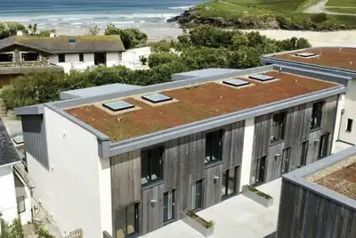 Image de Luxurious 2 bed apartment | Moments from beach