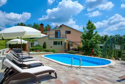 Image de Holiday House Mikela with pool