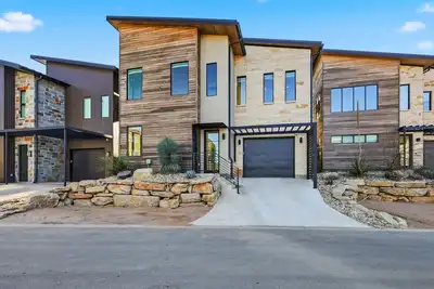 Image de Lake Luxury- Juniper Ridge-Pool Table and Beautiful Decor