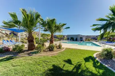 Image de 3br/2. 5ba Townhouse w/ Pool & Hot Tub