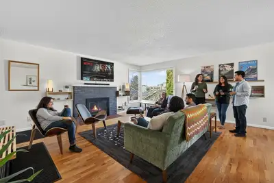 Image de Rainier Beach 4br/2ba Modern Home, Firepit, Bbq&Lake Access, 15min Fifa WorldCup