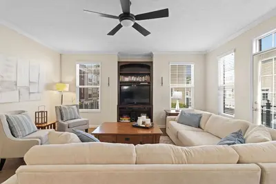 Image de Downtown Townhome-2 Bedroom-walk to everything!