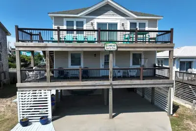 Image de Water Views! Indoor Jacuzzi, Stunning Sunrises! Spacious 4 bed 2 bath.