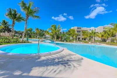 Image de Escape to Tracadero: Apartment with terrace and pool