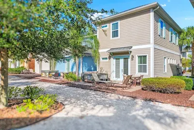 Image de Tropical Cottage with Hot Tub near Disney with Margaritaville Resort and Island.