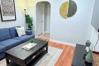 Spacious 5br 2ba Berwyn Home