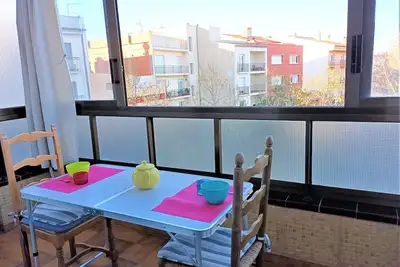 Image de Appartement Confortable à Roses: Proche Plage, Commerces et Parking Gratuit!