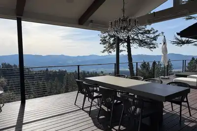 Image de Wine Country Retreat on Howell Mountain – Valley Views, Outdoor Living & Gym.