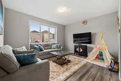 Image de Family Suite w Kid's Play Tent! Free Banff Pass!