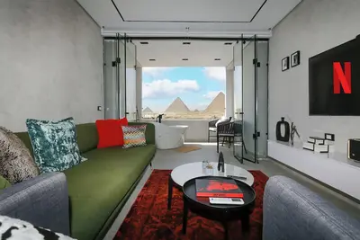 Image de Spacious 3-bedroom apartment in gorgeous Giza Governorate with hot tub