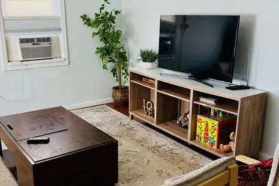 Image de 2-bedroom unit private and cozy. Conveniently located near Met Life, Nyc, Humc