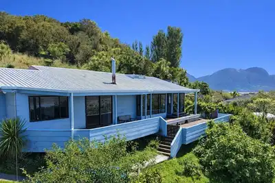 Image de Ocean Views Across the Beach in Collingwood