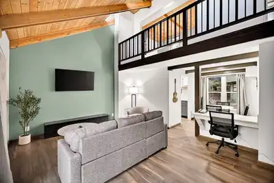 Image de Your Quiet Escape, Hidden in the Woods