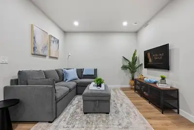 Image de Northbound | Modern | Fast WiFi | 10-Foot Ceilings