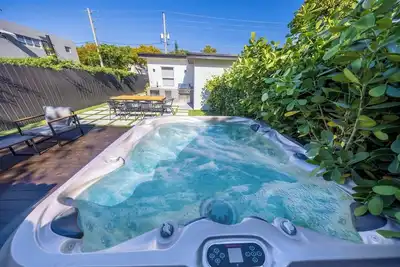 Image de Design District Escape | Bbq and Private HotTub