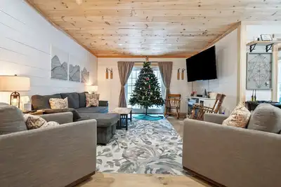 Image de Hall Hideaway | Shared Waterfront Access