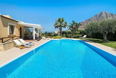 Image de Maison de vacances privée avec piscine privée, Wifi, climatisation, Tv, véranda, vue panoramique