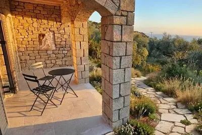 Image de Private 2-Bedroom Cottage in Kardamyli · Quiet Setting Near Beaches