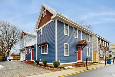 Image de Town of Lewes house w/deck, balcony, close to beach & restaurants