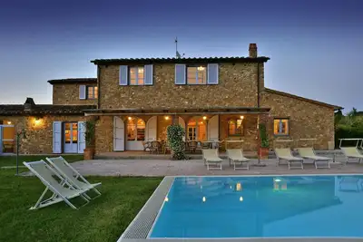 Image de Beautiful detached farmhouse 10 km from the sea. Heated infinity pool and breathtaking views!