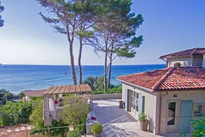 Image de Beautiful house overlooking the gulf of Procchio, 50 m from the beach