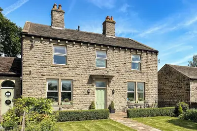 Image de 5 chambres à coucher à Baildon