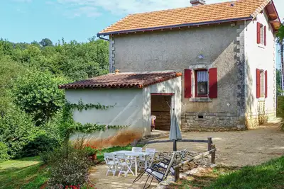 Image de Beautiful home in Nanteuil-en-Vallée with WiFi