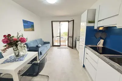 Image de Appartement moderne près de la plage avec piscine