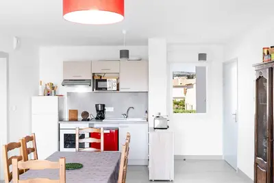 Image de Appartement T3 moderne avec Wifi, parking sécurisé et à 300m de la plage