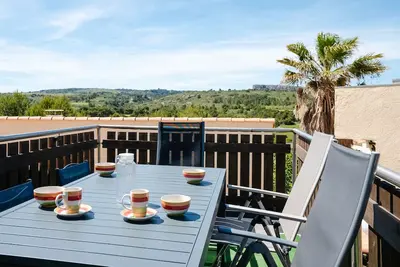 Image de Pavillon confortable à Narbonne-Plage avec piscine et parking privés