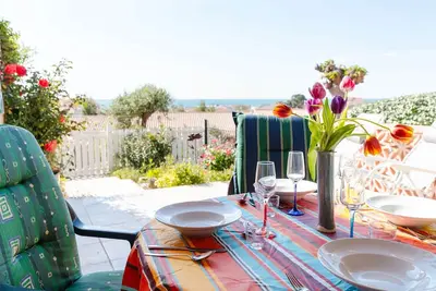 Image de Charmant Pavillon avec 2 Terrasses et Parking Privé à Saint Pierre la Mer