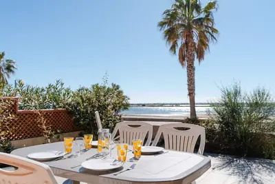 Image de Superbe Pavillon à Gruissan avec Terrasse sur Plage, 2 Chambres, Parking et Wifi
