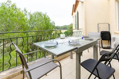 Image de Appartement lumineux avec climatisation, WiFi et parking à Narbonne-Plage