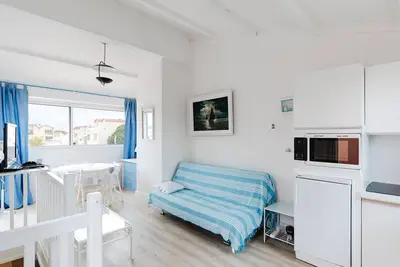 Image de Duplex lumineux à Gruissan avec parking, proche plage et port