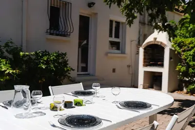 Image de Maison rénovée près de la mer avec climatisation et Wifi