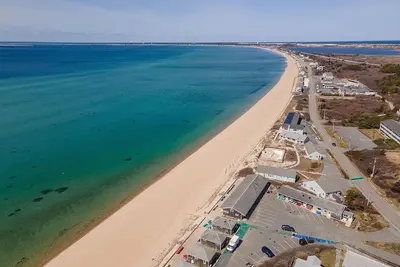 Image de Spring Specials! ! ! Cozy 2-Br beachside condo in gorgeous N. Truro. Ac & Wifi.