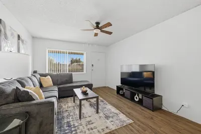 Image de Downtown Mesa Gem -Cozy 1br Sleeps 4 - Central & Convenient