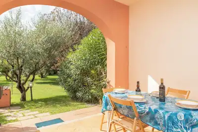 Image de \"Villetta Olivastro\" with a large garden and in a quiet location