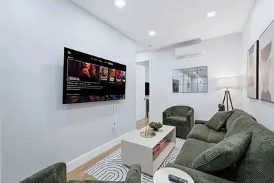 Image de Bright 2-bedroom 2-Bath apartment with Ac in an excellent location