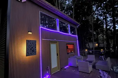 Image de Charming 2-bedroom house in lovely lake Carmel Hamlet.