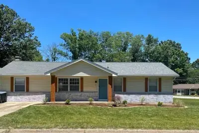 Image de Spacious 4-Bedroom Modern Farmhouse Ideal Family Getaway & Gatherings