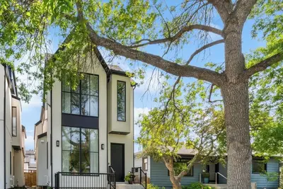 Image de Modern Family 2br Lower Suite | Private Entrance • Near Dt & Airport