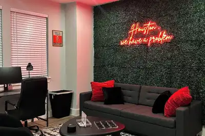 Image de Smart 3br Home + Luxe Decor + Bluetooth Audio