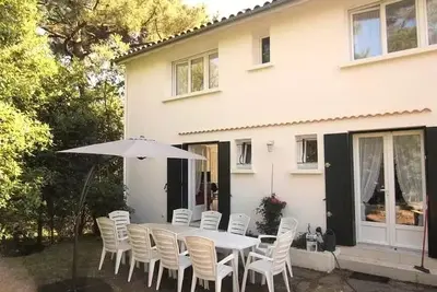 Image de Saint Georges de Didonne - Maison Parfaite pour les Vacances : jardin, terrasse. . .