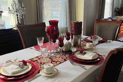 Image de 2-bedroom apartment in welcoming Windsor with Ac and comfort.